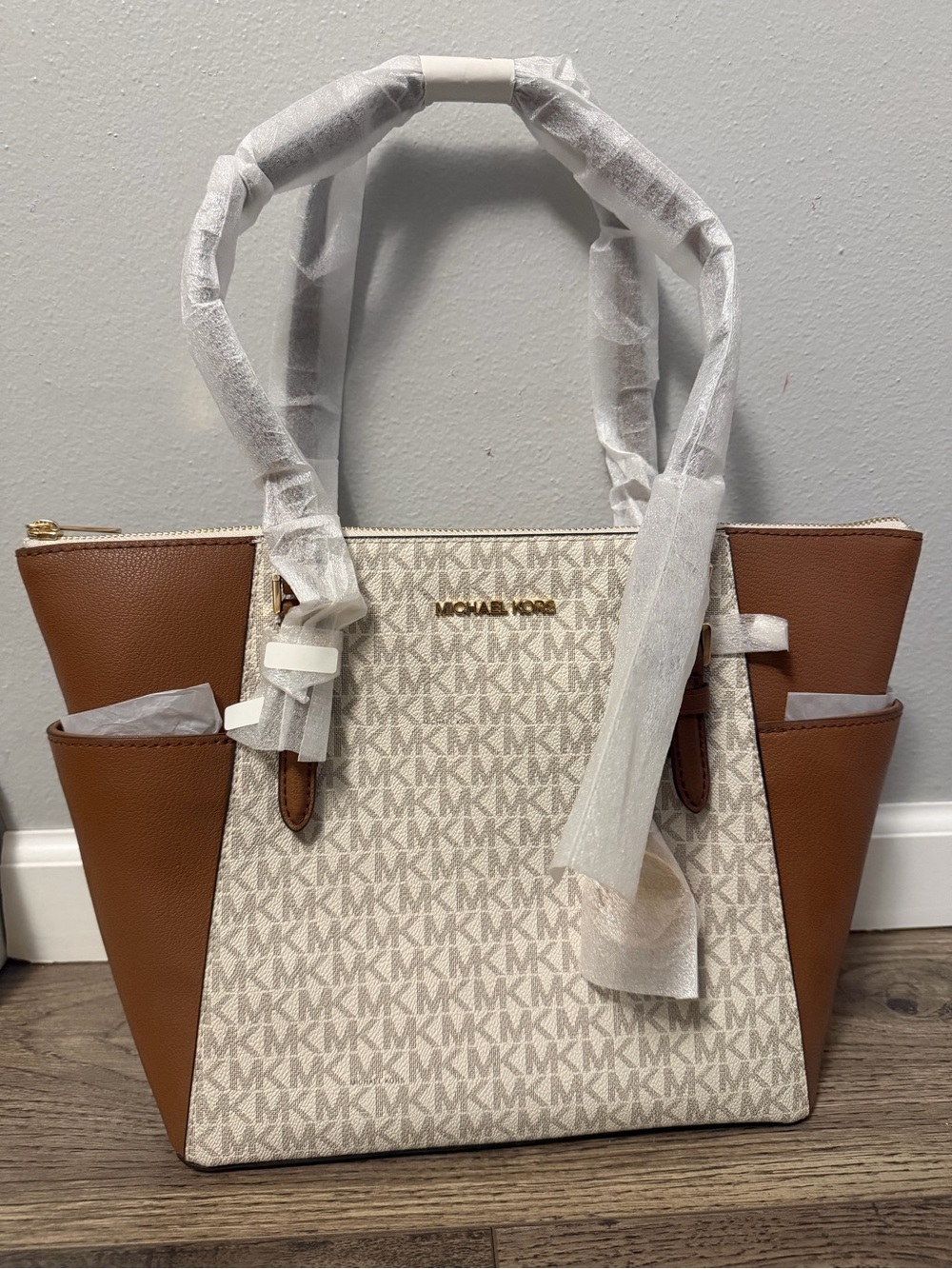 Michael kors medium tote